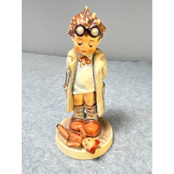 Hummel Goebel Doctor Figure 127 4.75" - Picture 1 of 15